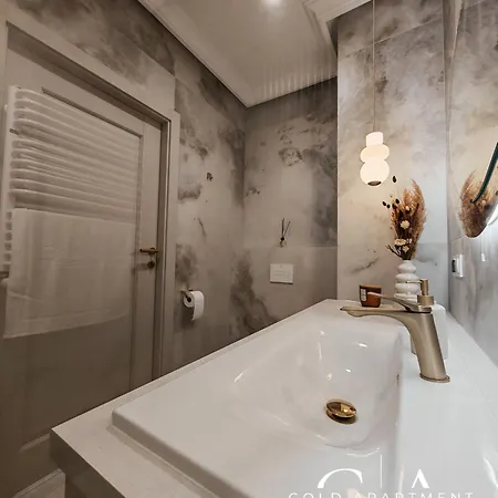 Gold E54 Let's Sea Baltic Park Apartamento *