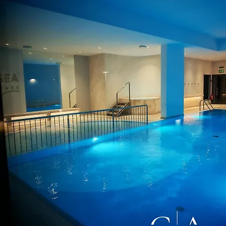 Апартаменты Gold E54 Let's Sea Baltic Park *